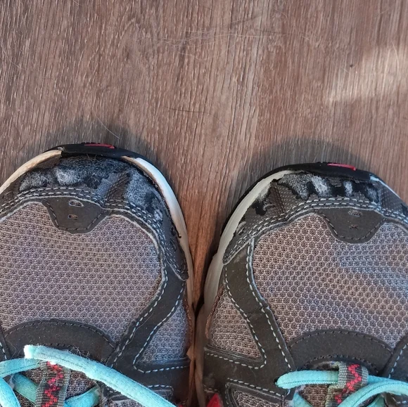 Nike Athletic Shoes - Picture 4 of 8